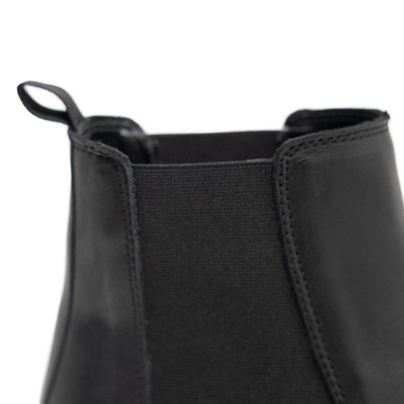 Walk London Darcy Chelsea Boot in Black Leather, Detail Shot Of Pull Tab