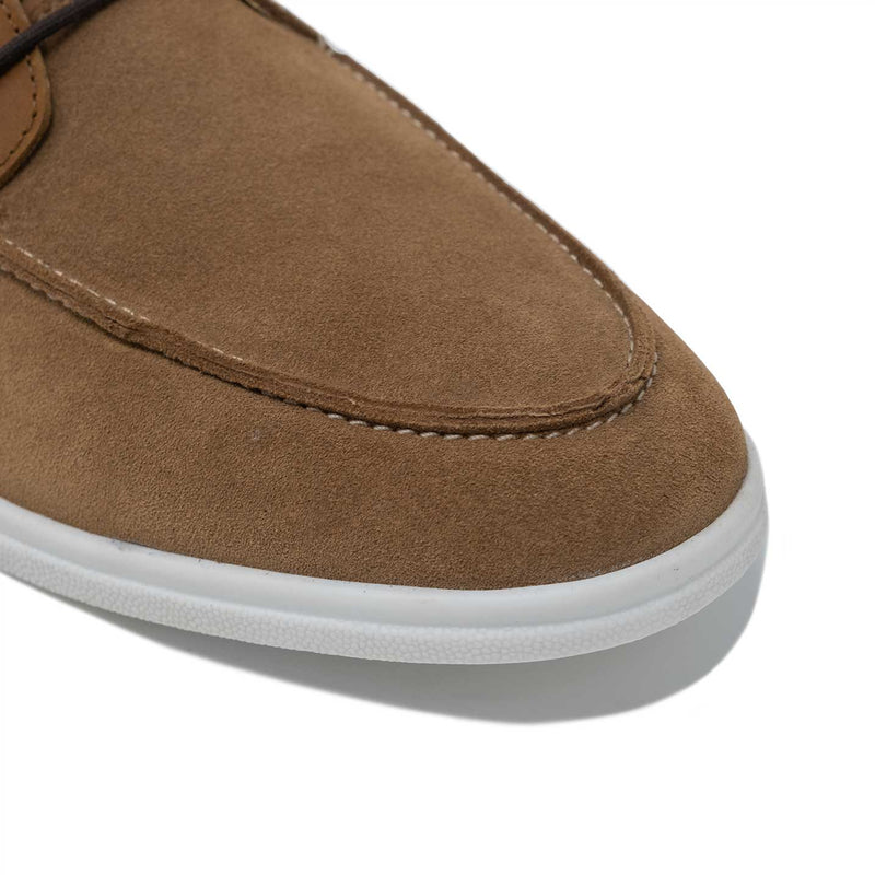 Apron Toe on the Steam Boat Shoe